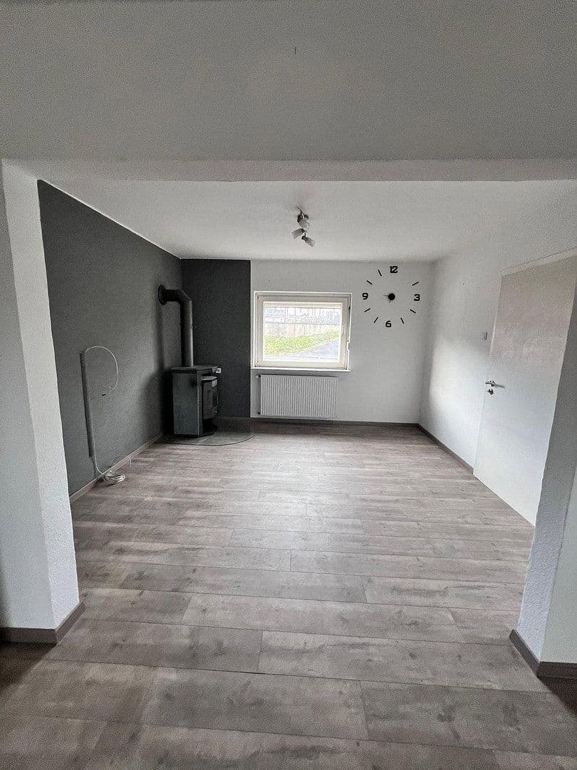 Predaj domu 184 m², pozemok 750 m², Hachenburger Straße 4, Müschenbach, Porýnie-Falcko Predaj domu 184 m², pozemok 750 m², Hachenburger Straße 4, Müschenbach, Porýnie-Falcko