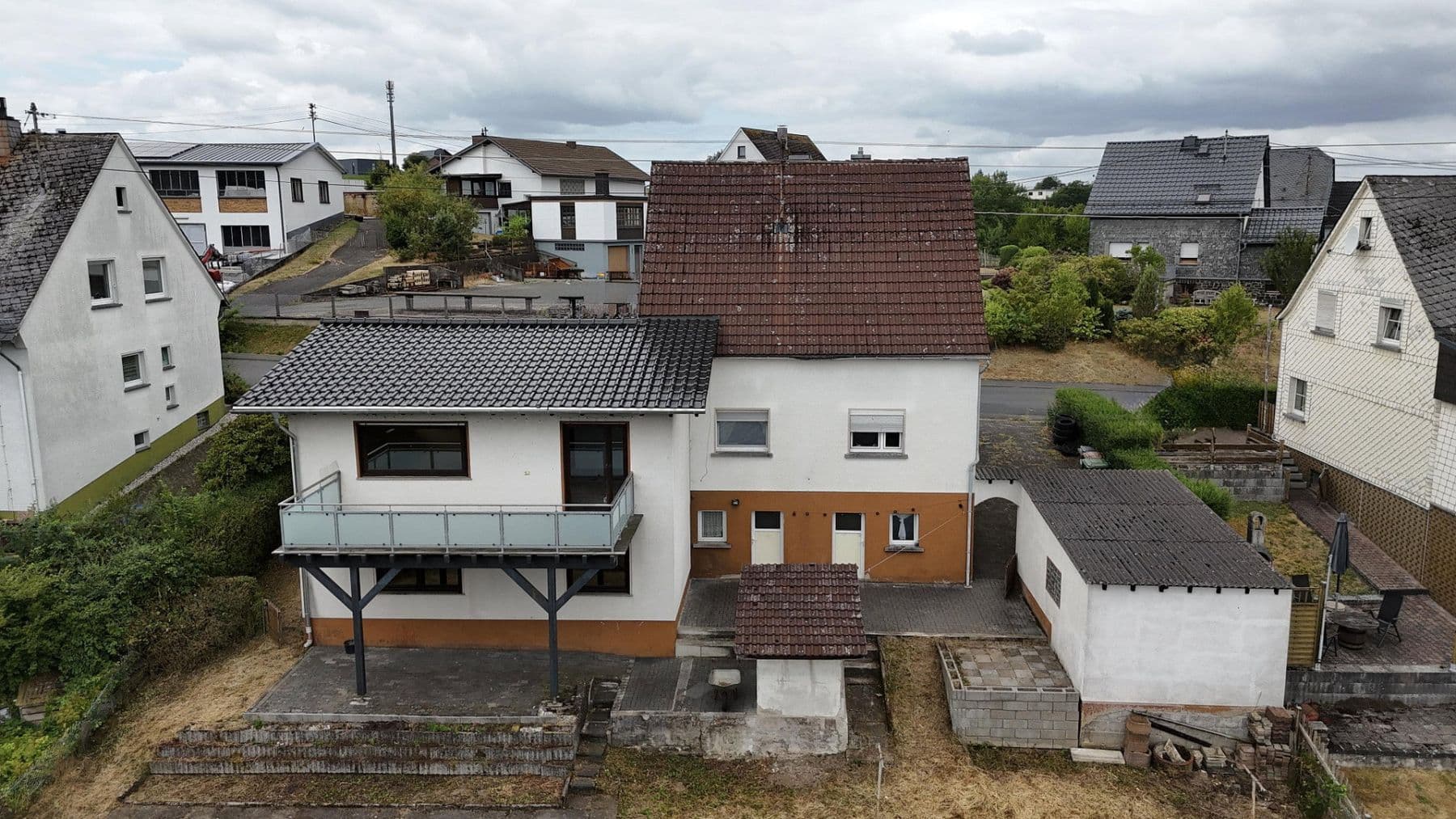 Predaj domu 184 m², pozemok 750 m², Hachenburger Straße 4, Müschenbach, Porýnie-Falcko Predaj domu 184 m², pozemok 750 m², Hachenburger Straße 4, Müschenbach, Porýnie-Falcko