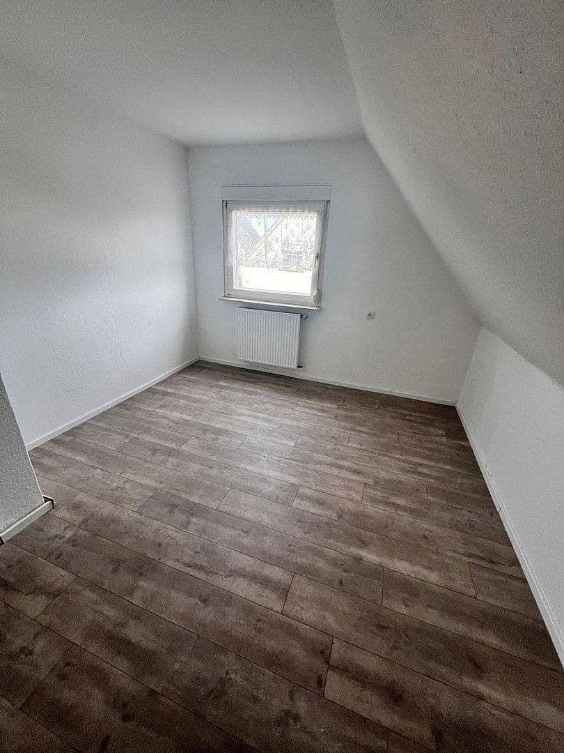 Predaj domu 184 m², pozemok 750 m², Hachenburger Straße 4, Müschenbach, Porýnie-Falcko Predaj domu 184 m², pozemok 750 m², Hachenburger Straße 4, Müschenbach, Porýnie-Falcko