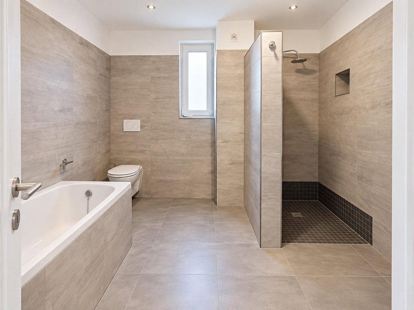 Prenájom domu 297 m², pozemok 1.135 m², Blankenfelde-Mahlow, Brandenbursko Prenájom domu 297 m², pozemok 1.135 m², Blankenfelde-Mahlow, Brandenbursko