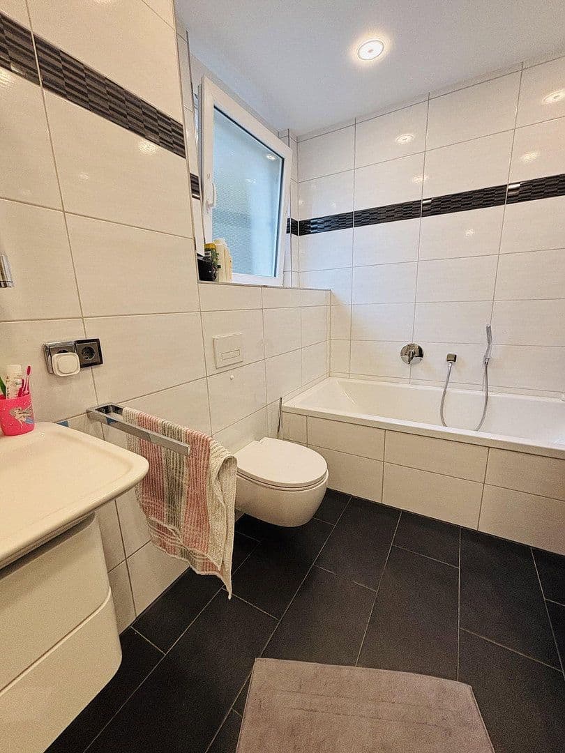 Predaj domu 144 m², pozemok 191 m², Offenbach am Main, Hesensko Predaj domu 144 m², pozemok 191 m², Offenbach am Main, Hesensko
