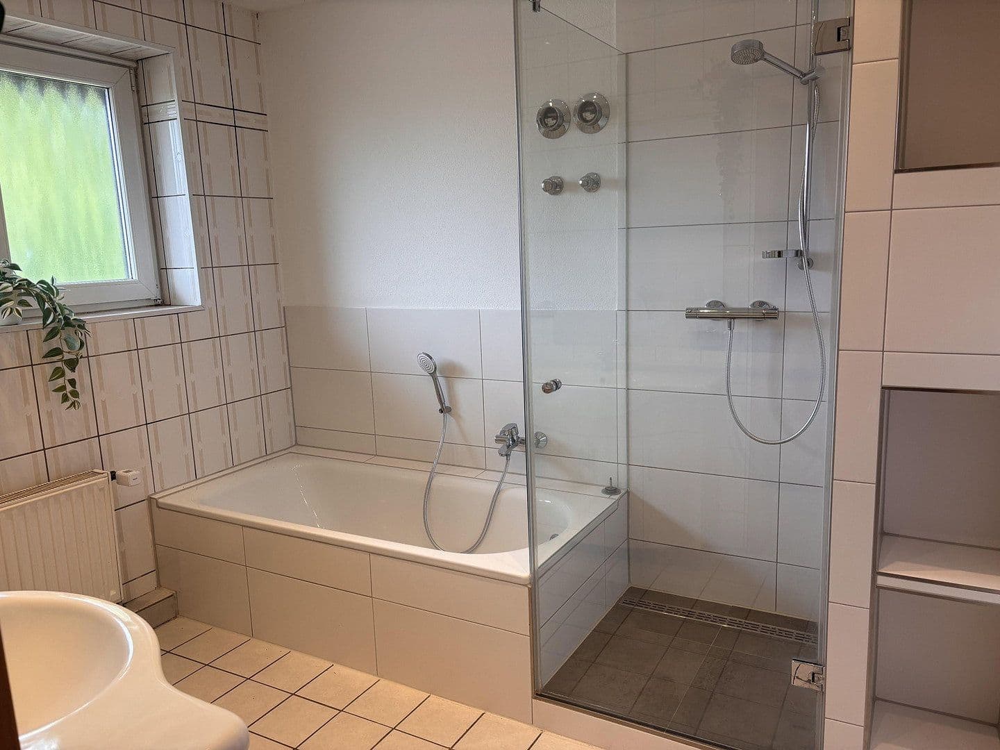 Prenájom bytu 4-izbový 118 m², Wunstorf, Dolné Sasko Prenájom bytu 4-izbový 118 m², Wunstorf, Dolné Sasko