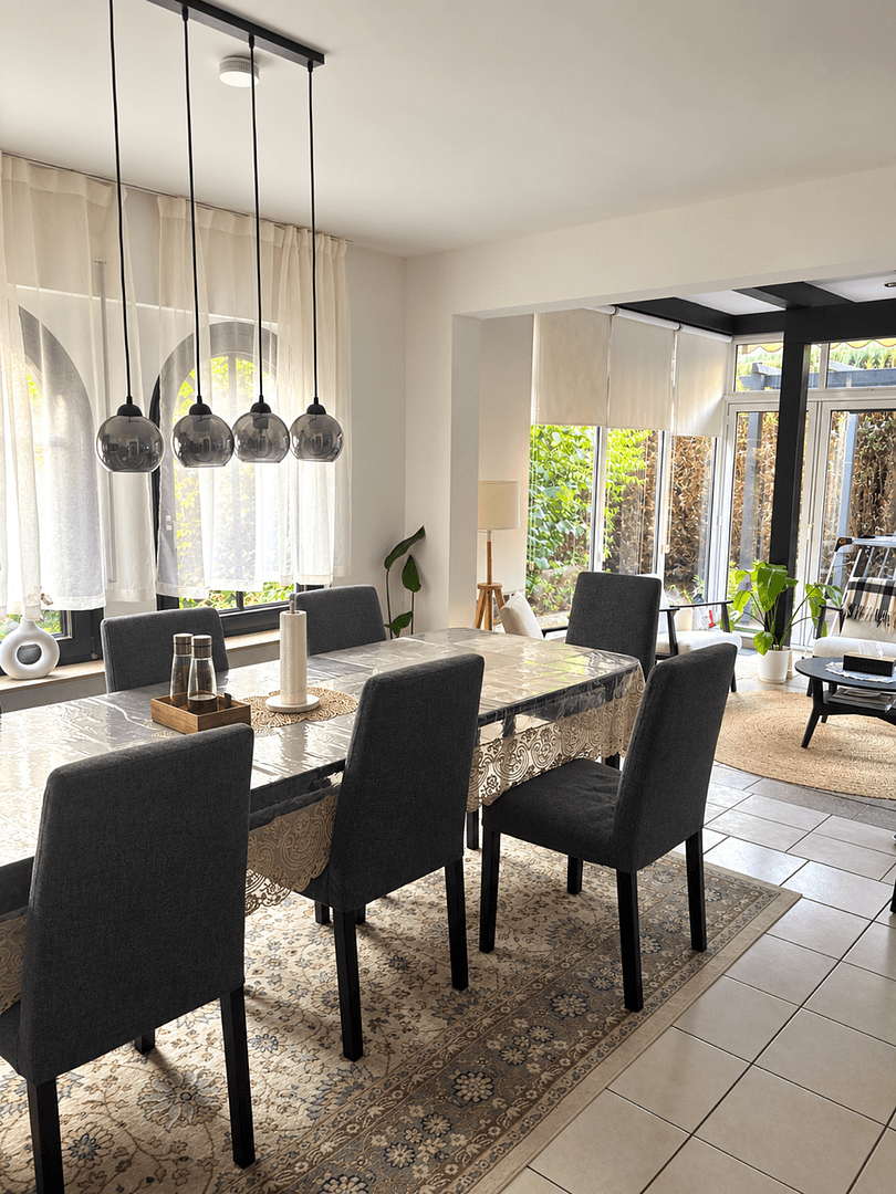 Prenájom domu 170 m², pozemok 460 m², Mühlheim am Main, Hesensko Prenájom domu 170 m², pozemok 460 m², Mühlheim am Main, Hesensko