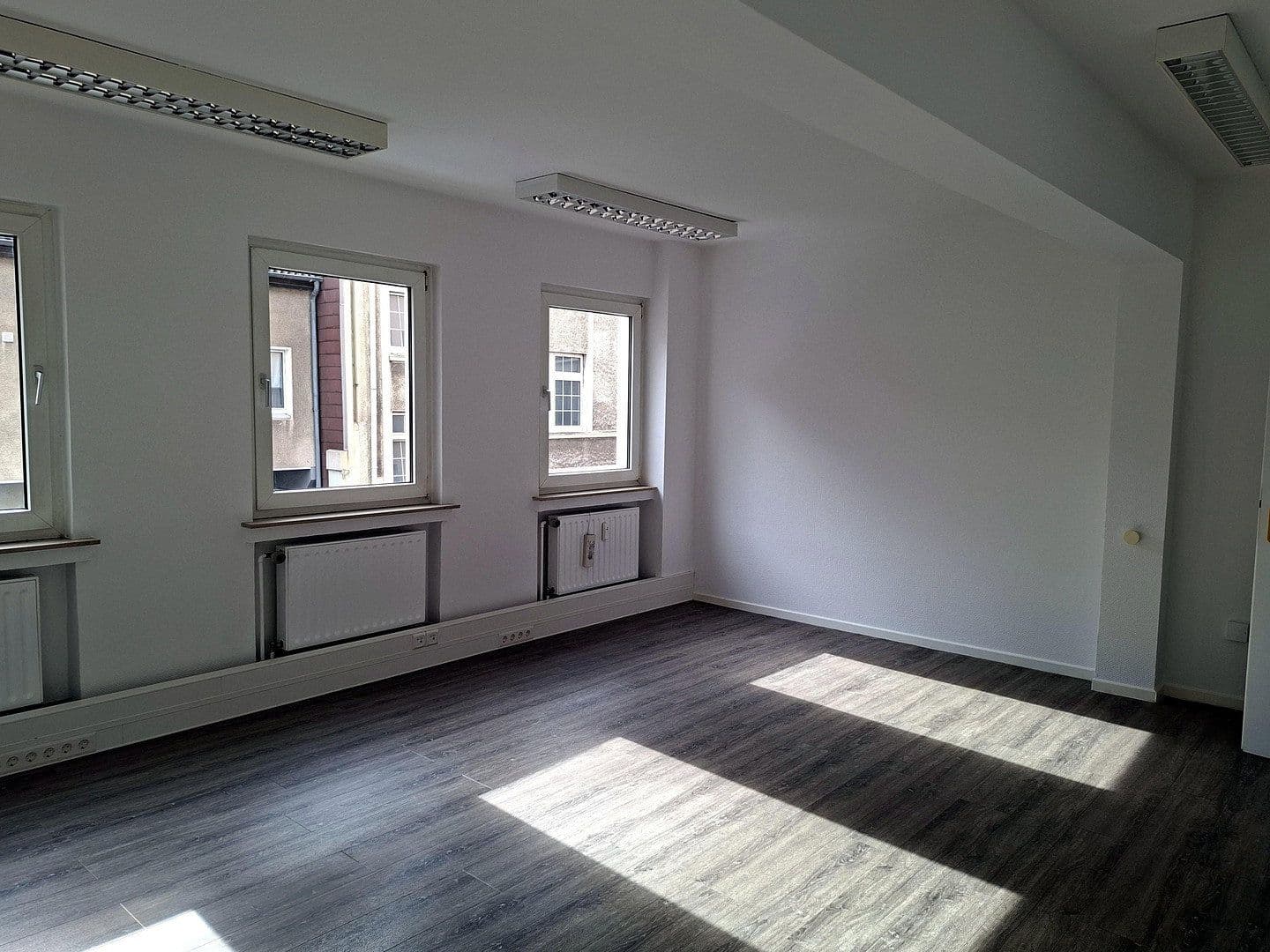 Prenájom kancelárie 120 m², Wüstenhöfer Str. 230, Essen, Severné Porýnie - Westfálsko Prenájom kancelárie 120 m², Wüstenhöfer Str. 230, Essen, Severné Porýnie - Westfálsko