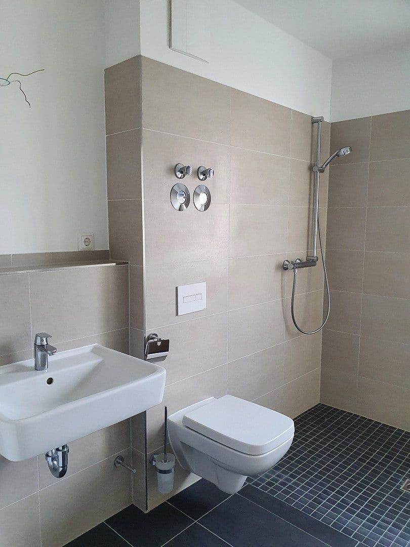 Prenájom bytu 2-izbový 50 m², Trautenauer Str. 13, Berlin, Berlín Prenájom bytu 2-izbový 50 m², Trautenauer Str. 13, Berlin, Berlín