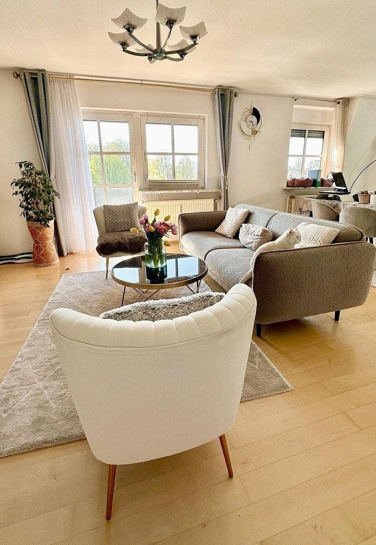 Prenájom bytu 2-izbový 78 m², Äußere Bayreuther Str. 45, Hof, Bavorsko Prenájom bytu 2-izbový 78 m², Äußere Bayreuther Str. 45, Hof, Bavorsko