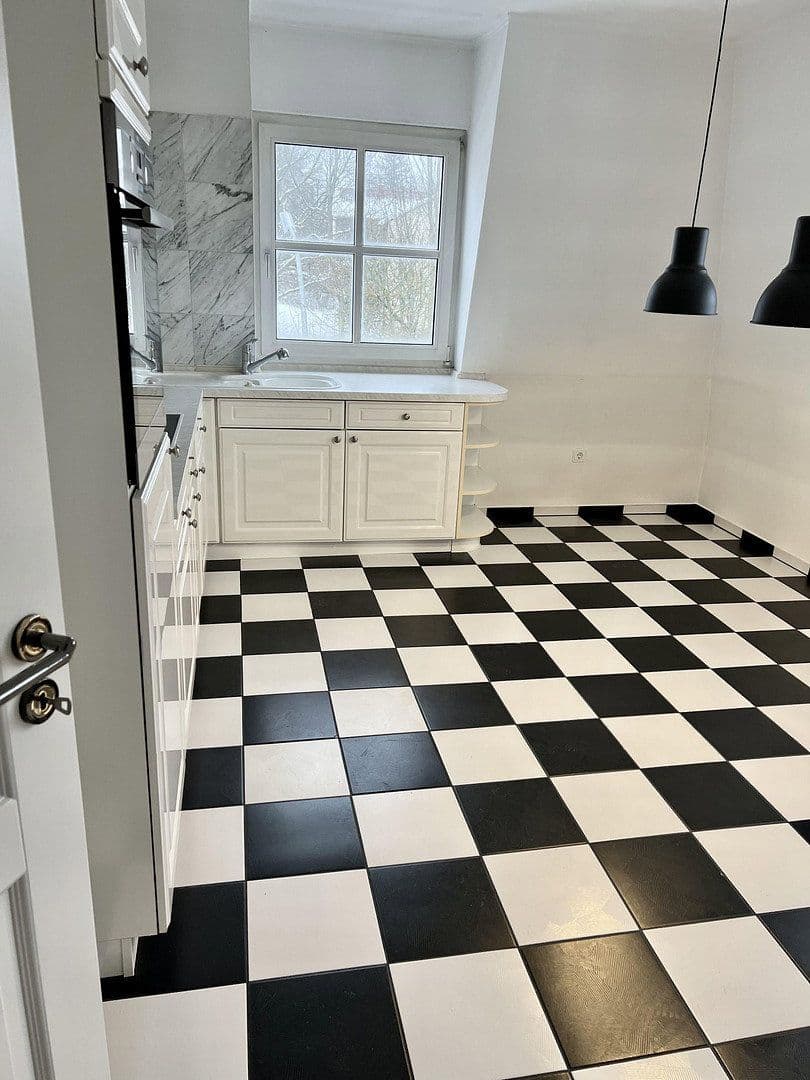 Prenájom bytu 2-izbový 78 m², Äußere Bayreuther Str. 45, Hof, Bavorsko Prenájom bytu 2-izbový 78 m², Äußere Bayreuther Str. 45, Hof, Bavorsko