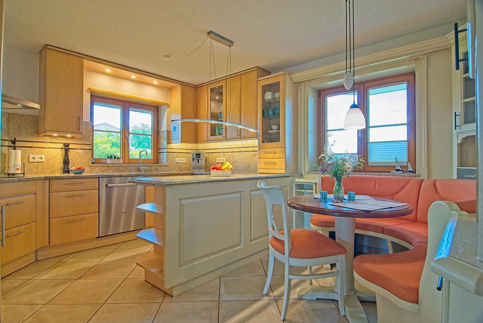 Predaj domu 262 m², pozemok 2.149 m², Wutach, Bádensko-Wurttembersko Predaj domu 262 m², pozemok 2.149 m², Wutach, Bádensko-Wurttembersko