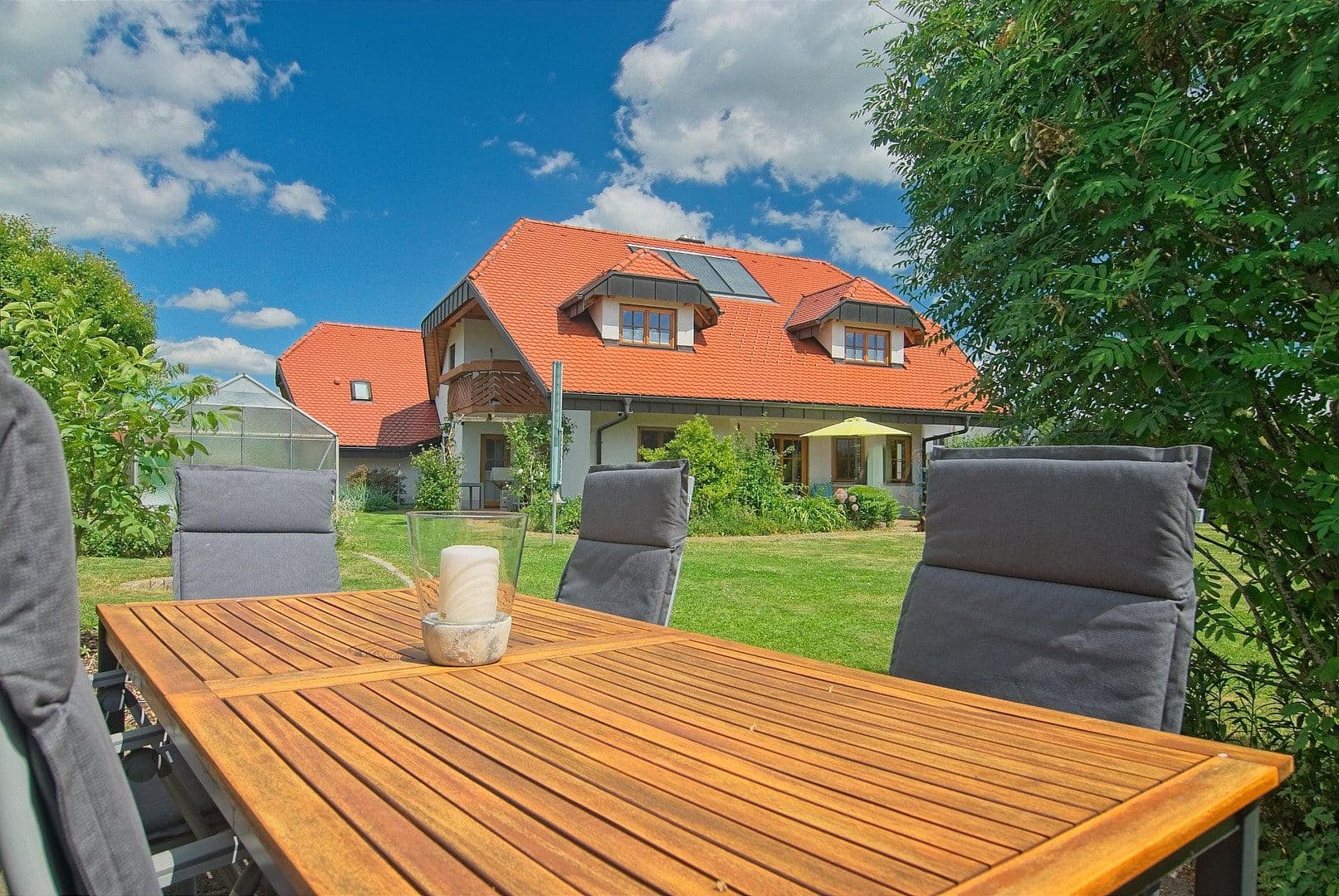 Predaj domu 262 m², pozemok 2.149 m², Wutach, Bádensko-Wurttembersko Predaj domu 262 m², pozemok 2.149 m², Wutach, Bádensko-Wurttembersko