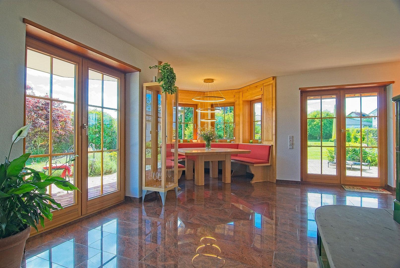 Predaj domu 262 m², pozemok 2.149 m², Wutach, Bádensko-Wurttembersko Predaj domu 262 m², pozemok 2.149 m², Wutach, Bádensko-Wurttembersko