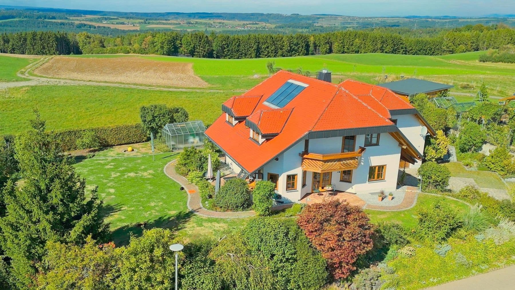 Predaj domu 262 m², pozemok 2.149 m², Wutach, Bádensko-Wurttembersko Predaj domu 262 m², pozemok 2.149 m², Wutach, Bádensko-Wurttembersko