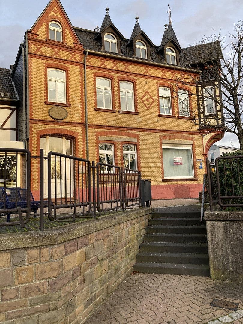 Predaj domu 453 m², pozemok 224 m², Hauptstraße 55, Asbach, Porýnie-Falcko Predaj domu 453 m², pozemok 224 m², Hauptstraße 55, Asbach, Porýnie-Falcko