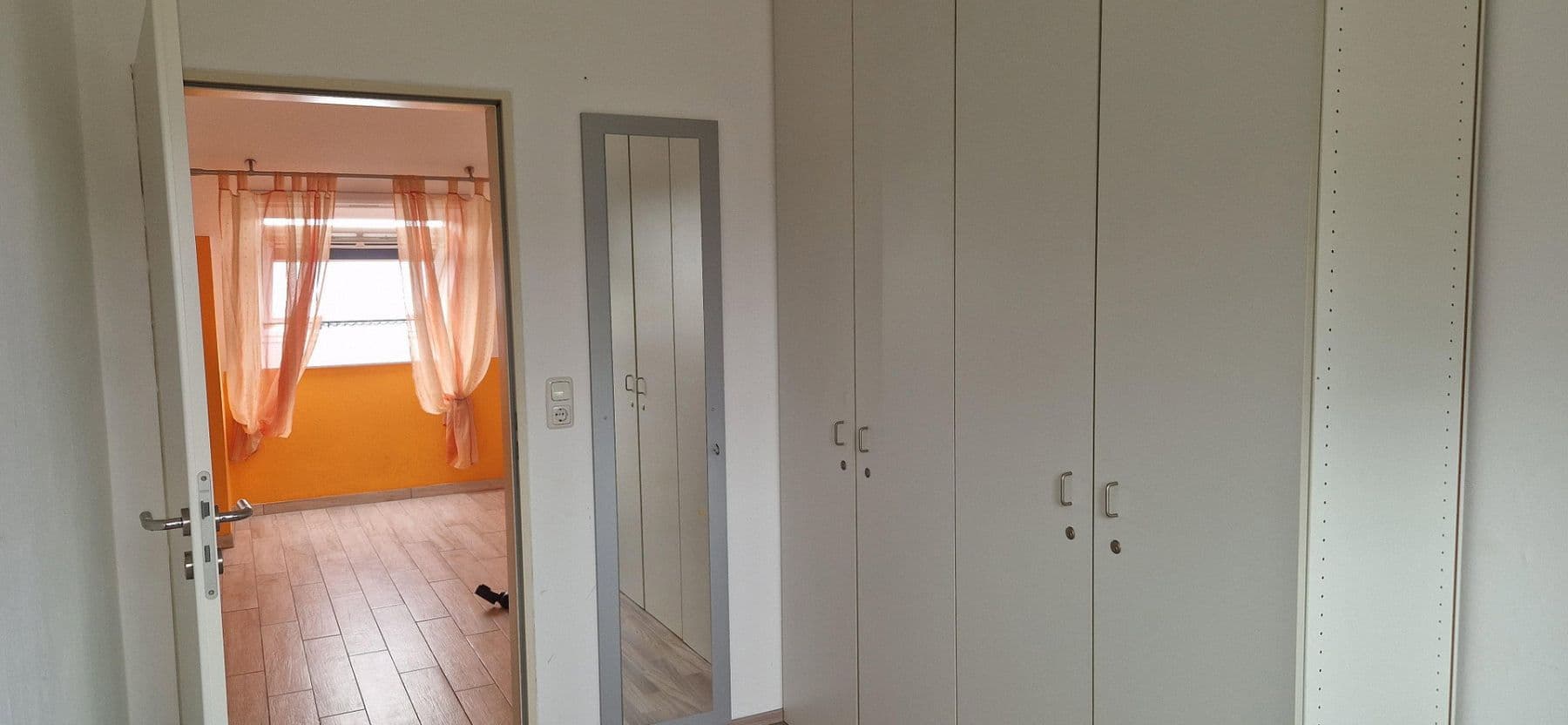 Predaj domu 210 m², pozemok 1.043 m², Thedinghausen, Dolné Sasko Predaj domu 210 m², pozemok 1.043 m², Thedinghausen, Dolné Sasko
