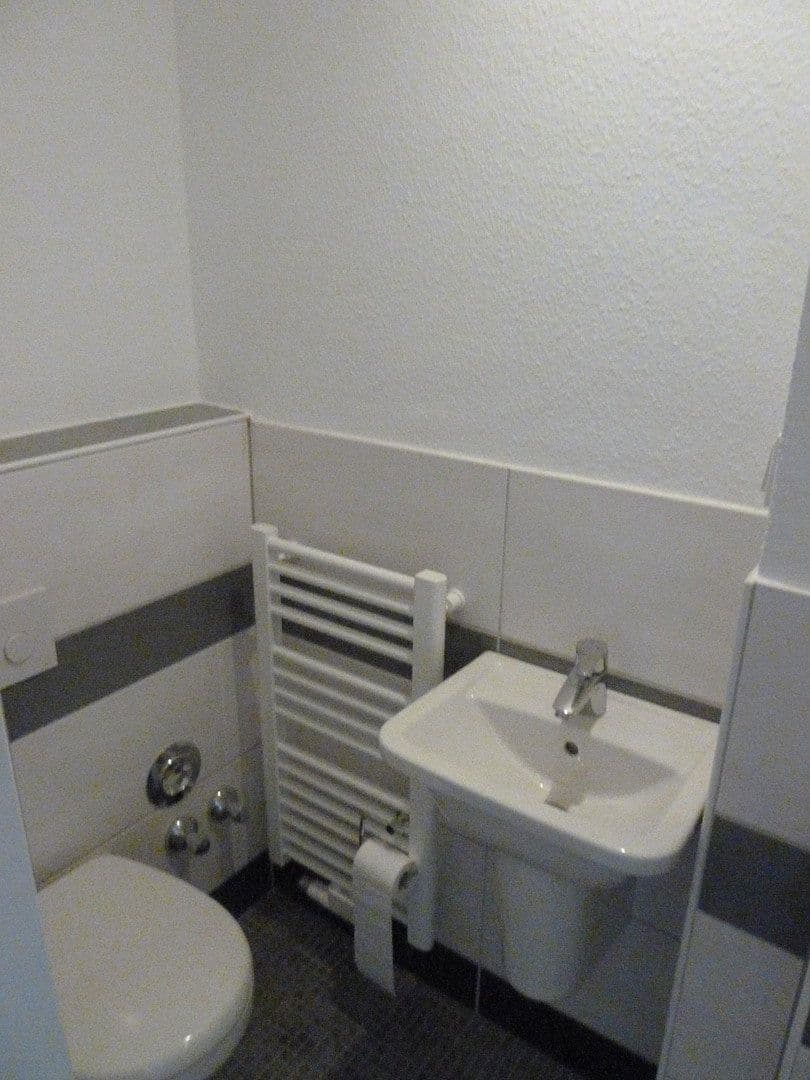 Prenájom bytu 1-izbový 35 m², Hesselnberg 1, Wuppertal, Severné Porýnie - Westfálsko Prenájom bytu 1-izbový 35 m², Hesselnberg 1, Wuppertal, Severné Porýnie - Westfálsko