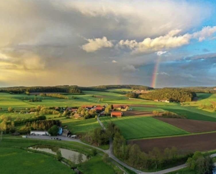 Predaj domu 220 m², pozemok 2.019 m², Uckersdorf 8, Schwarzhofen, Bavorsko Predaj domu 220 m², pozemok 2.019 m², Uckersdorf 8, Schwarzhofen, Bavorsko