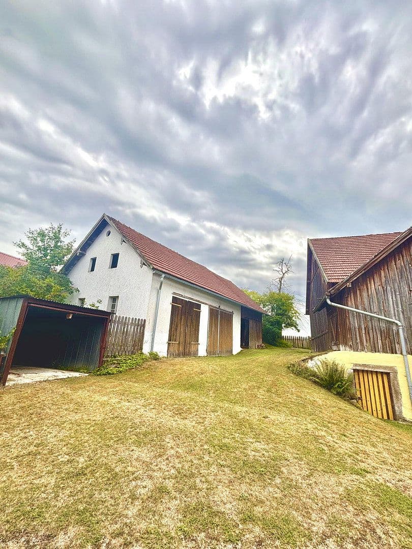 Predaj domu 220 m², pozemok 2.019 m², Uckersdorf 8, Schwarzhofen, Bavorsko Predaj domu 220 m², pozemok 2.019 m², Uckersdorf 8, Schwarzhofen, Bavorsko