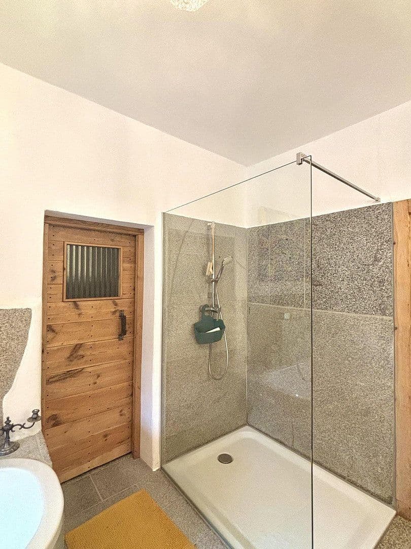 Predaj domu 220 m², pozemok 2.019 m², Uckersdorf 8, Schwarzhofen, Bavorsko Predaj domu 220 m², pozemok 2.019 m², Uckersdorf 8, Schwarzhofen, Bavorsko