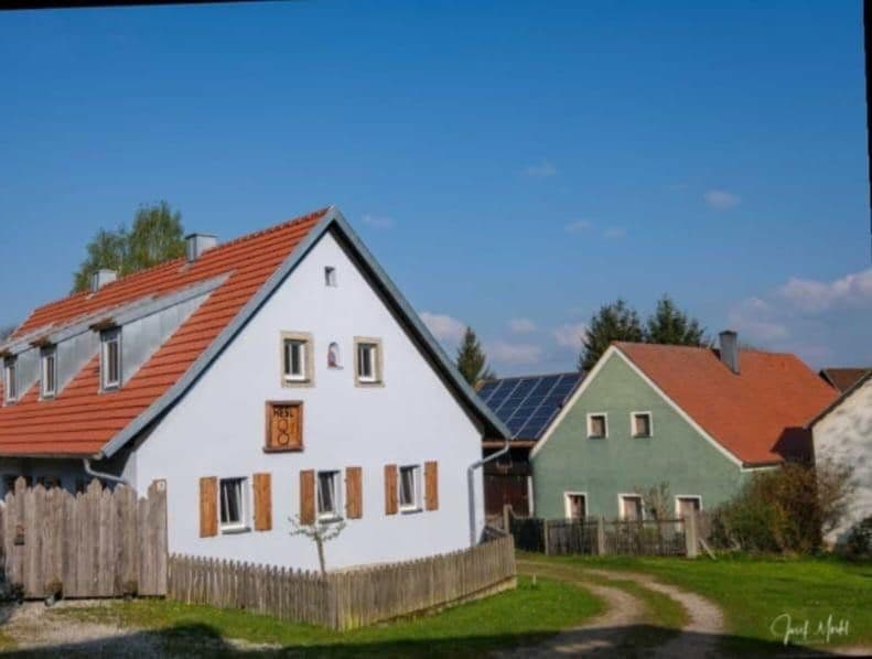 Predaj domu 220 m², pozemok 2.019 m², Uckersdorf 8, Schwarzhofen, Bavorsko Predaj domu 220 m², pozemok 2.019 m², Uckersdorf 8, Schwarzhofen, Bavorsko