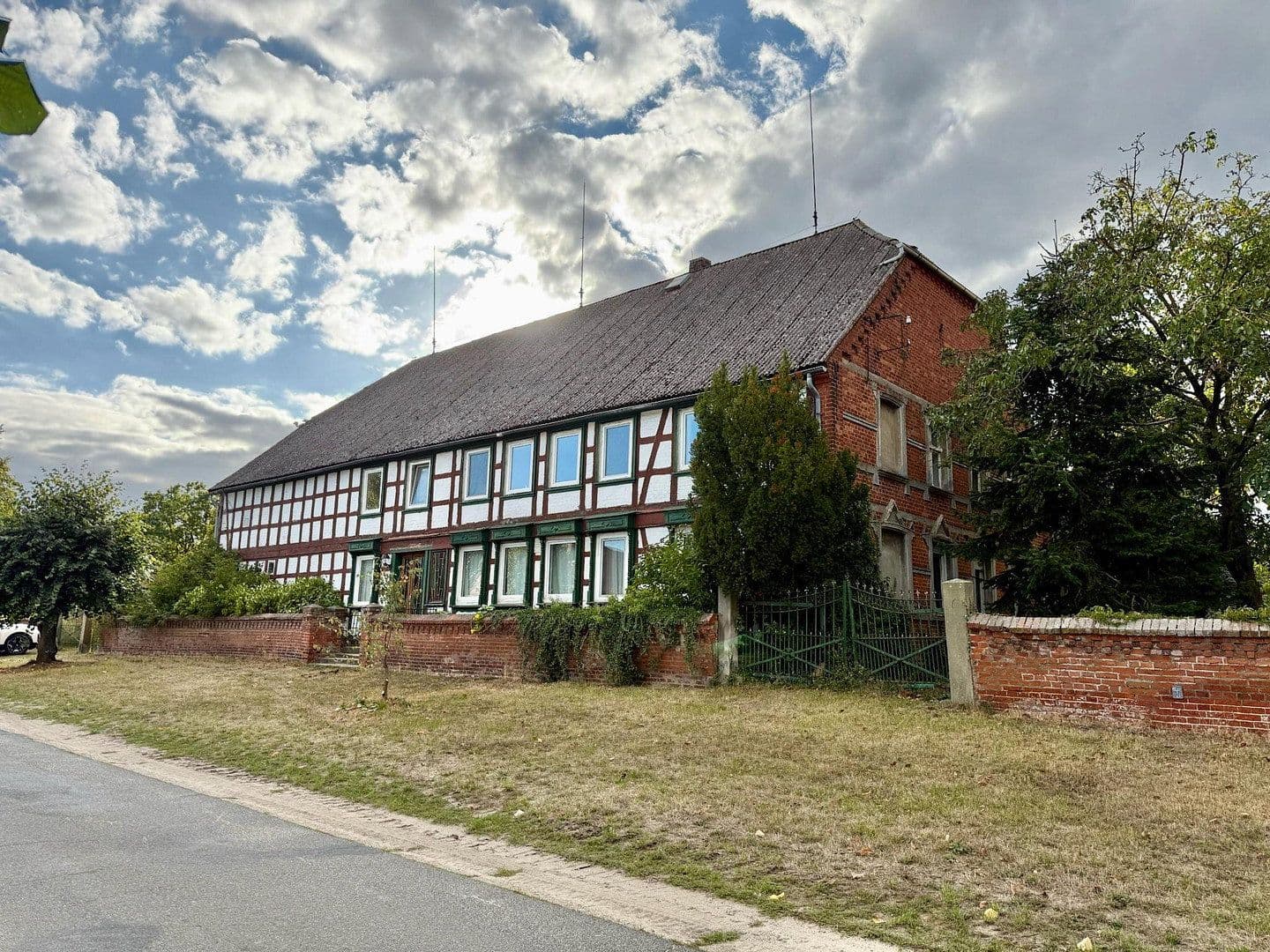 Predaj domu 219 m², pozemok 3.815 m², Lemgow, Dolné Sasko Predaj domu 219 m², pozemok 3.815 m², Lemgow, Dolné Sasko