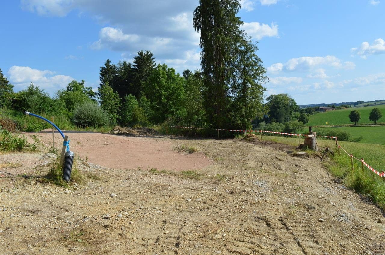Predaj domu 59 m², pozemok 300 m², Lärchenweg in Triftern im schönen Rottal, Bad Füssing, Bavorsko Predaj domu 59 m², pozemok 300 m², Lärchenweg in Triftern im schönen Rottal, Bad Füssing, Bavorsko