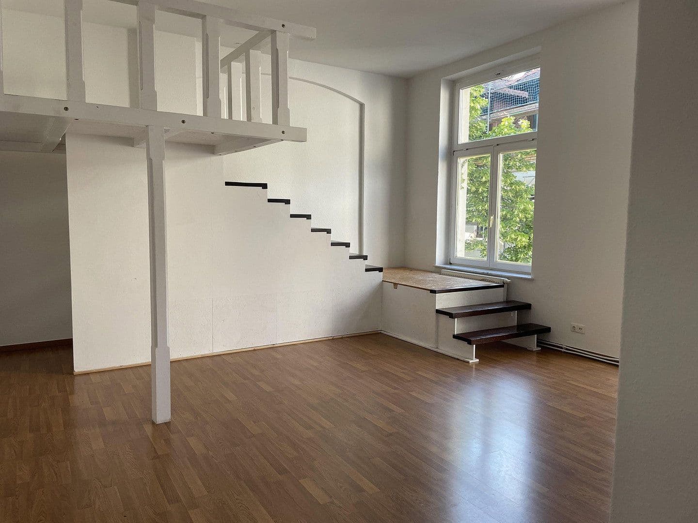 Prenájom bytu 5-izbový 202 m², Dufourstrasse 4, Leipzig, Sasko Prenájom bytu 5-izbový 202 m², Dufourstrasse 4, Leipzig, Sasko