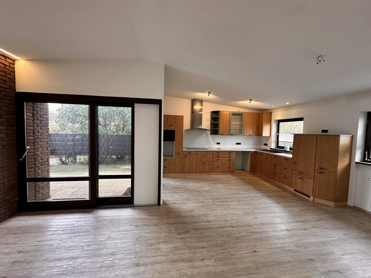 Predaj domu 270 m², pozemok 869 m², Bad Rappenau, Bádensko-Wurttembersko Predaj domu 270 m², pozemok 869 m², Bad Rappenau, Bádensko-Wurttembersko