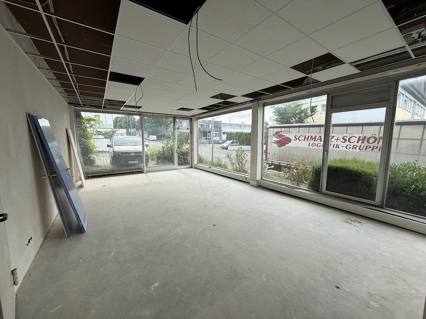 Prenájom nebytového priestoru 230 m², Fellbach, Bádensko-Wurttembersko Prenájom nebytového priestoru 230 m², Fellbach, Bádensko-Wurttembersko