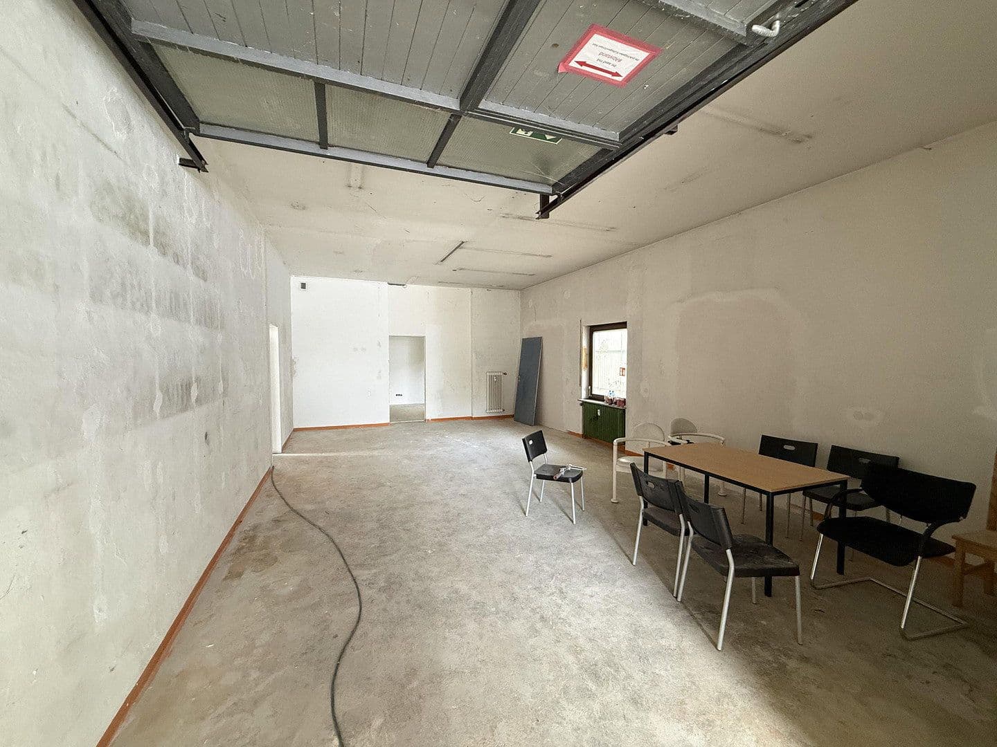 Prenájom nebytového priestoru 230 m², Fellbach, Bádensko-Wurttembersko Prenájom nebytového priestoru 230 m², Fellbach, Bádensko-Wurttembersko