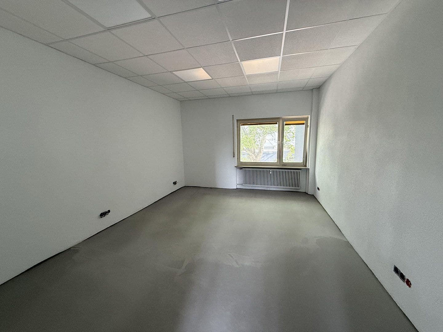 Prenájom nebytového priestoru 230 m², Fellbach, Bádensko-Wurttembersko Prenájom nebytového priestoru 230 m², Fellbach, Bádensko-Wurttembersko