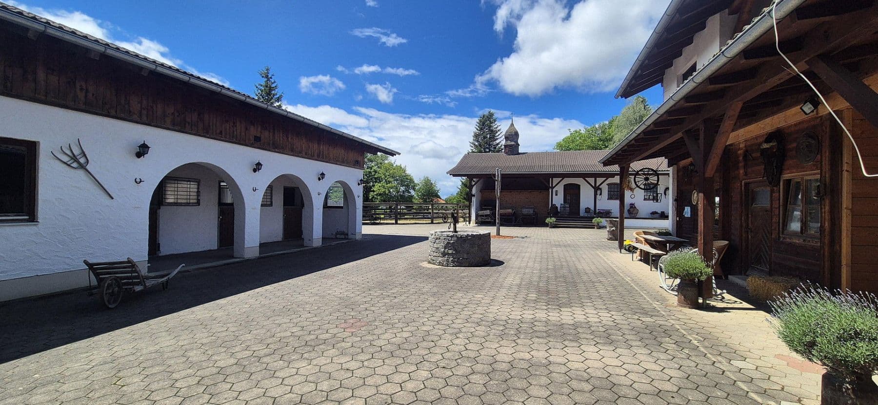 Predaj domu 160 m², pozemok 30.000 m², Böbing, Bavorsko Predaj domu 160 m², pozemok 30.000 m², Böbing, Bavorsko