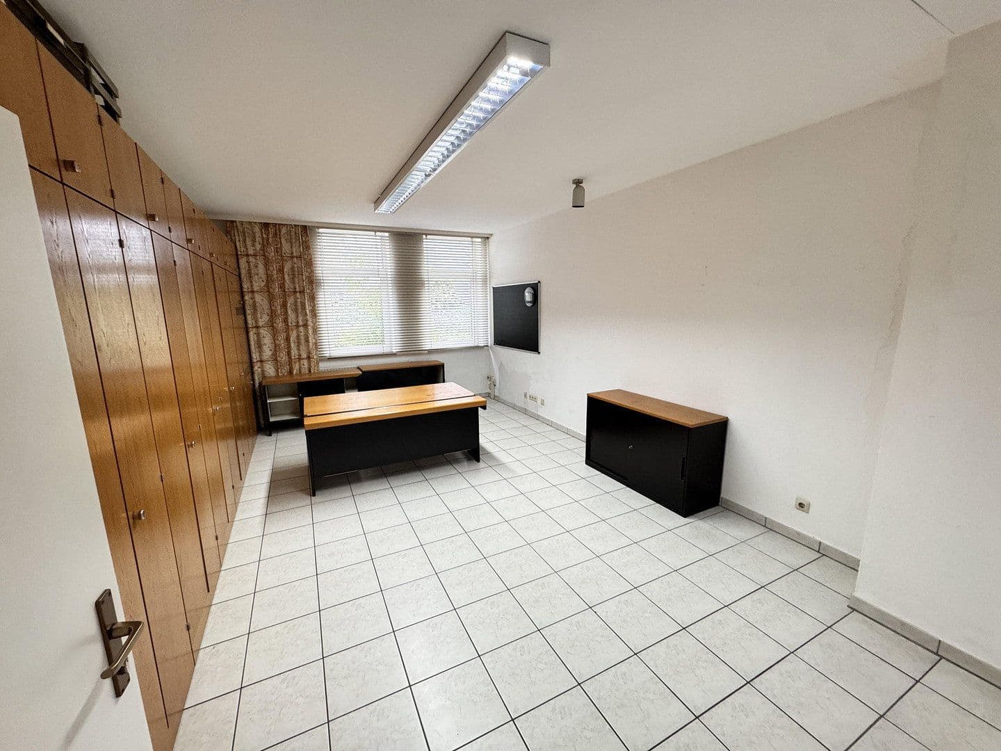 Prenájom kancelárie 110 m², Badeallee 4, Bad Kreuznach, Porýnie-Falcko Prenájom kancelárie 110 m², Badeallee 4, Bad Kreuznach, Porýnie-Falcko