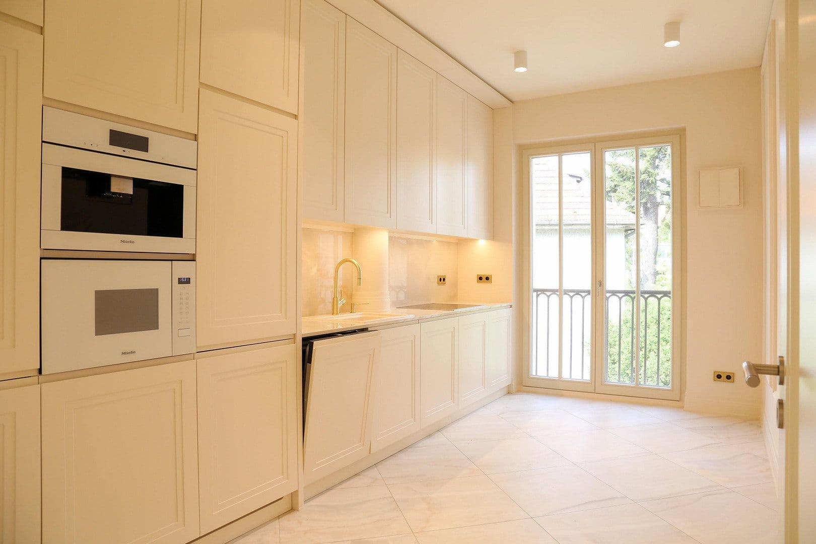 Prenájom kancelárie 193 m², Hohenzollerndamm, Berlin, Berlín Prenájom kancelárie 193 m², Hohenzollerndamm, Berlin, Berlín