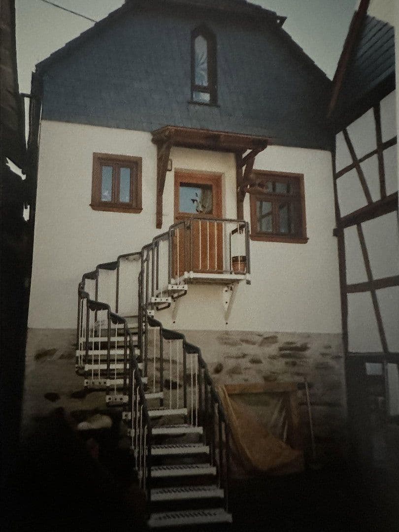 Prenájom domu 80 m², pozemok 125 m², Zeilstr. 9 /Steinkertzbachstr., Grävenwiesbach, Hesensko Prenájom domu 80 m², pozemok 125 m², Zeilstr. 9 /Steinkertzbachstr., Grävenwiesbach, Hesensko