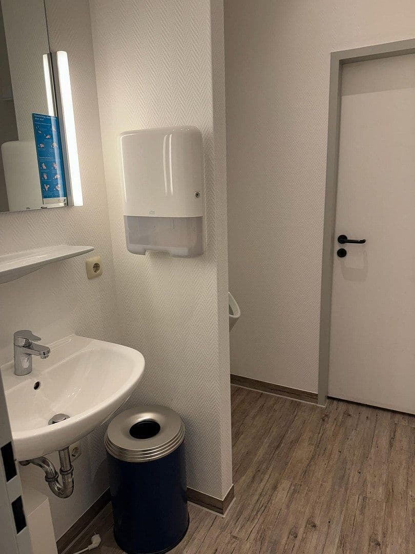 Prenájom kancelárie 500 m², Hannover, Dolné Sasko Prenájom kancelárie 500 m², Hannover, Dolné Sasko