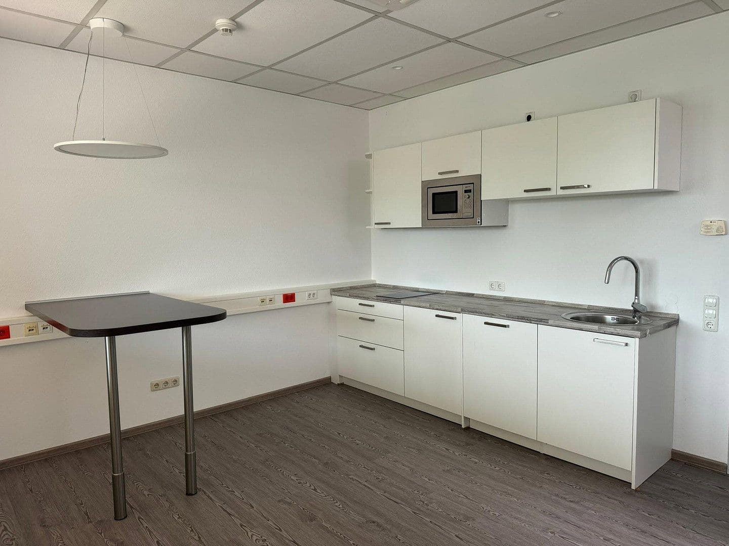 Prenájom kancelárie 500 m², Hannover, Dolné Sasko Prenájom kancelárie 500 m², Hannover, Dolné Sasko