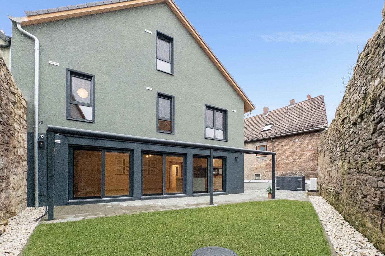 Predaj domu 215 m², pozemok 281 m², Würzburg, Bavorsko Predaj domu 215 m², pozemok 281 m², Würzburg, Bavorsko