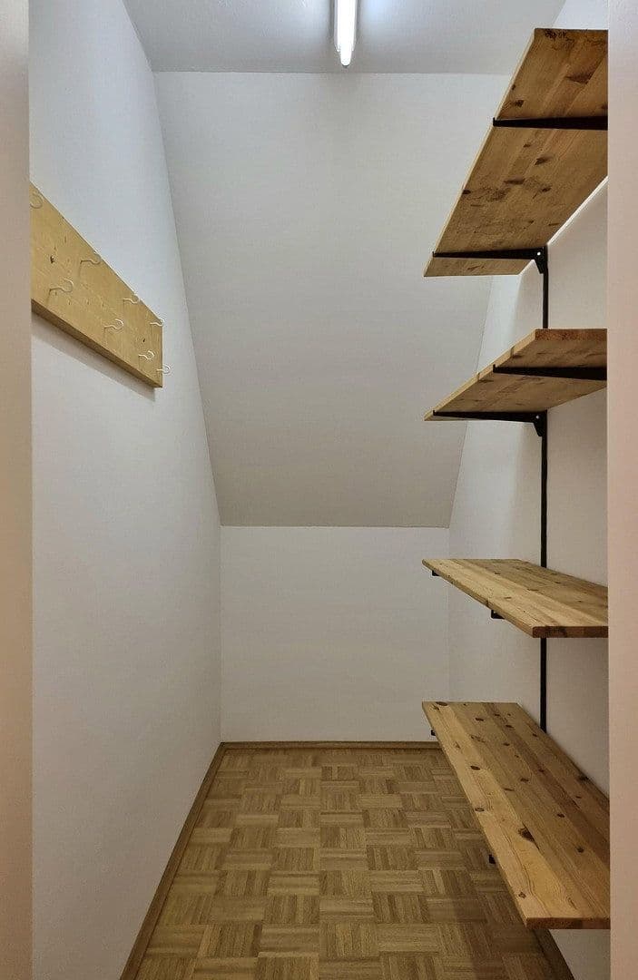 Prenájom bytu 3-izbový 119 m², Bochum, Severné Porýnie - Westfálsko Prenájom bytu 3-izbový 119 m², Bochum, Severné Porýnie - Westfálsko