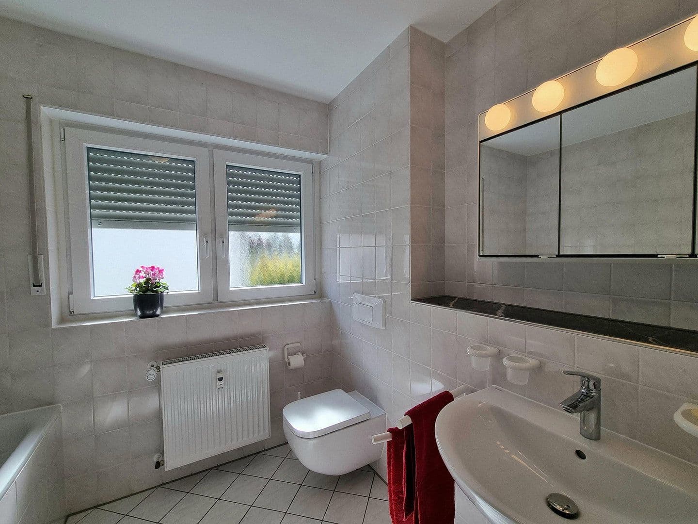 Prenájom bytu 3-izbový 119 m², Bochum, Severné Porýnie - Westfálsko Prenájom bytu 3-izbový 119 m², Bochum, Severné Porýnie - Westfálsko