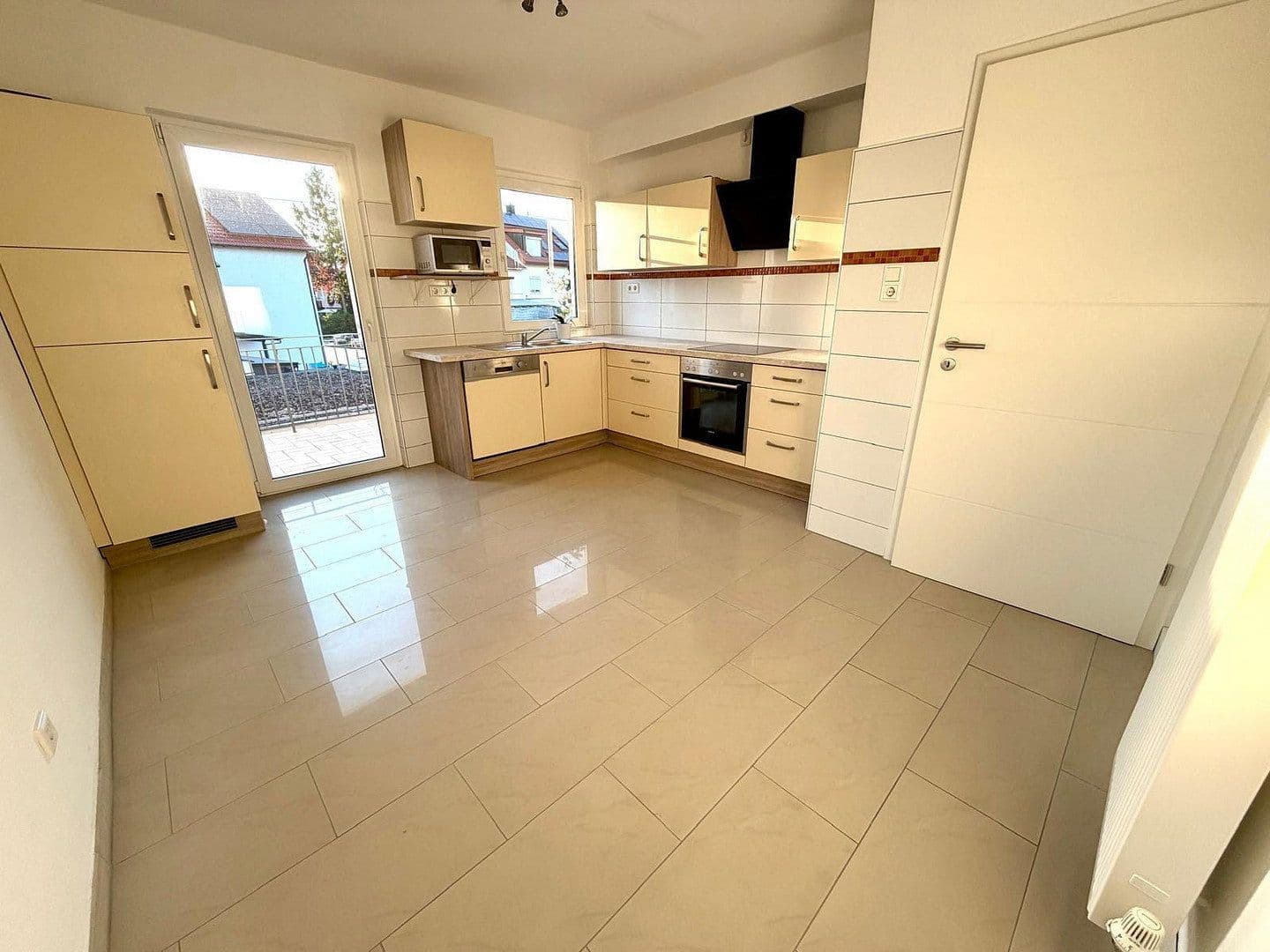 Prenájom bytu 2-izbový 60 m², Eppelheim, Bádensko-Wurttembersko Prenájom bytu 2-izbový 60 m², Eppelheim, Bádensko-Wurttembersko