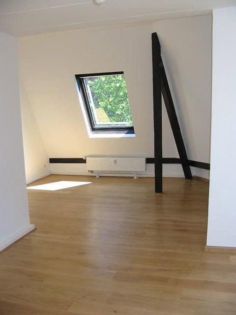 Predaj bytu 1-izbový 34 m², Köln, Severné Porýnie - Westfálsko Predaj bytu 1-izbový 34 m², Köln, Severné Porýnie - Westfálsko
