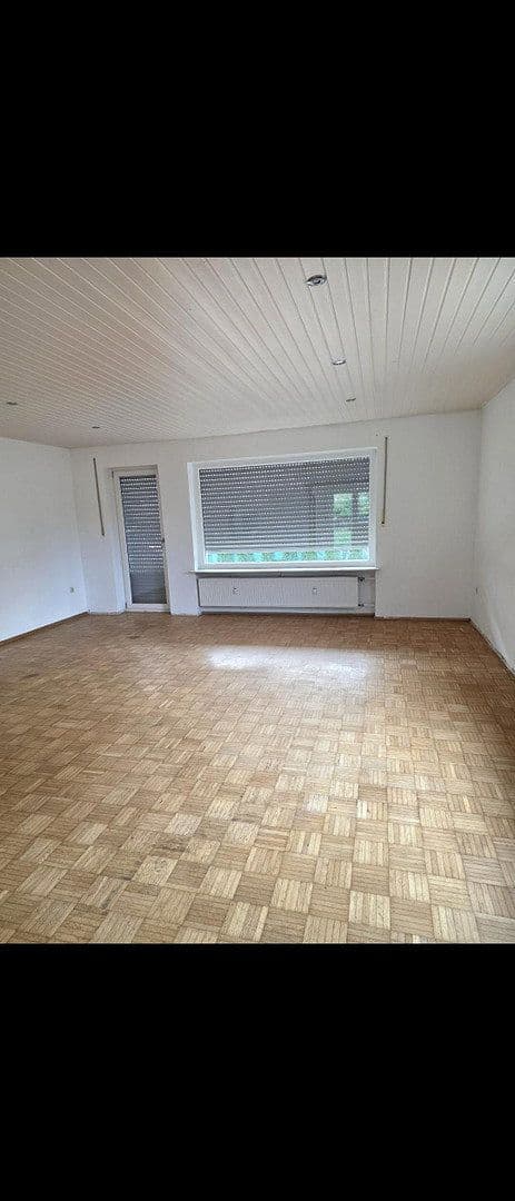 Prenájom bytu 5-izbový 120 m², Waldbüttelbrunn, Bavorsko Prenájom bytu 5-izbový 120 m², Waldbüttelbrunn, Bavorsko