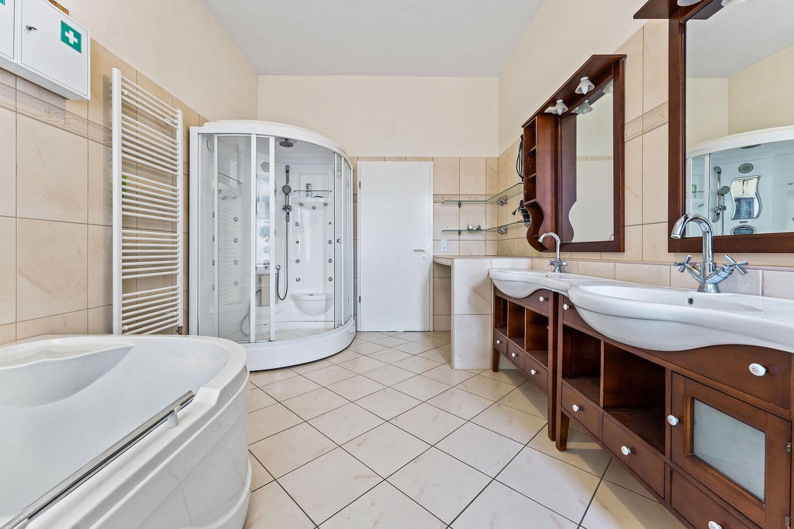 Predaj bytu 6-izbový 217 m², Kastanienallee 32, Berlin, Berlín Predaj bytu 6-izbový 217 m², Kastanienallee 32, Berlin, Berlín