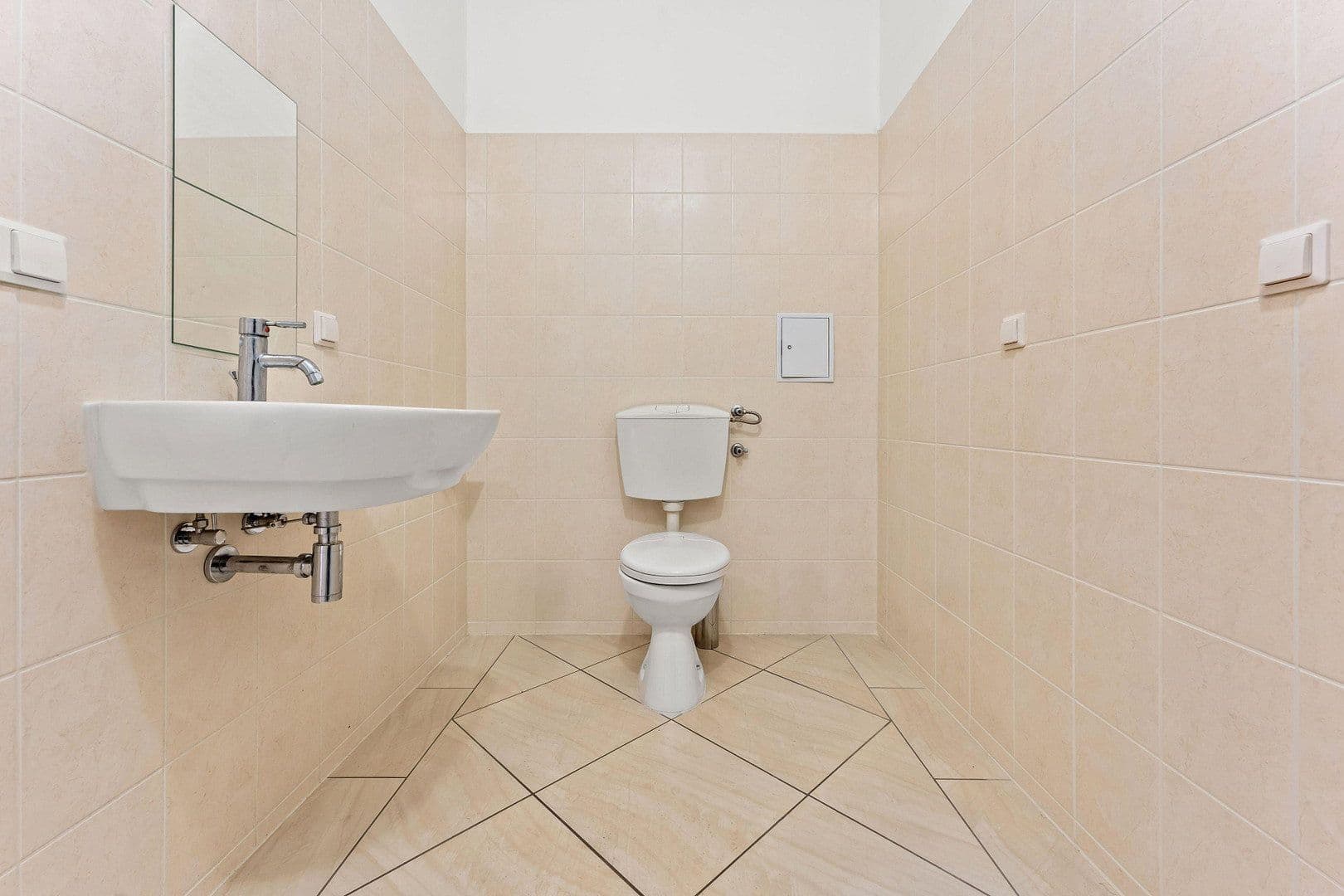 Predaj bytu 6-izbový 217 m², Kastanienallee 32, Berlin, Berlín Predaj bytu 6-izbový 217 m², Kastanienallee 32, Berlin, Berlín