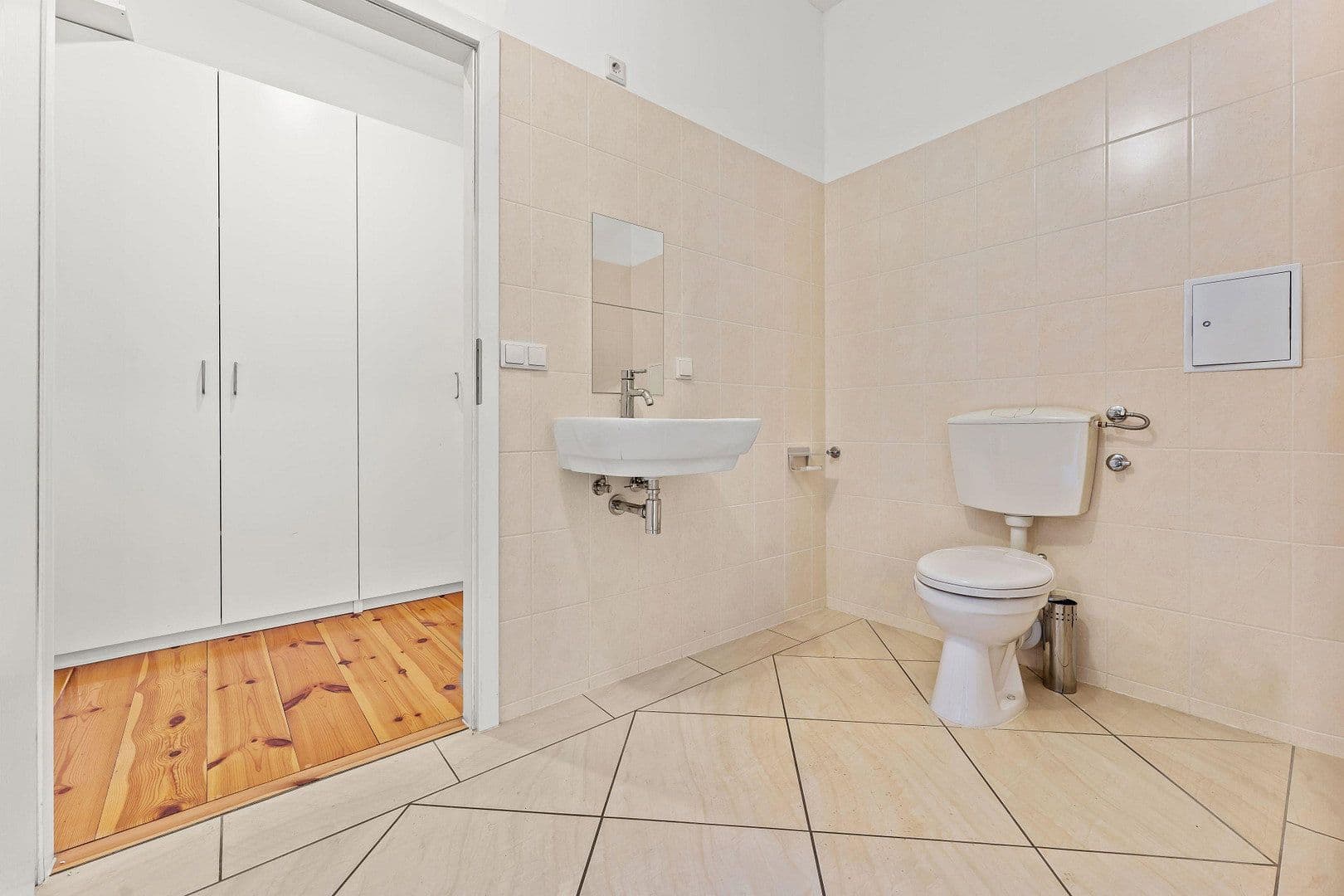 Predaj bytu 6-izbový 217 m², Kastanienallee 32, Berlin, Berlín Predaj bytu 6-izbový 217 m², Kastanienallee 32, Berlin, Berlín