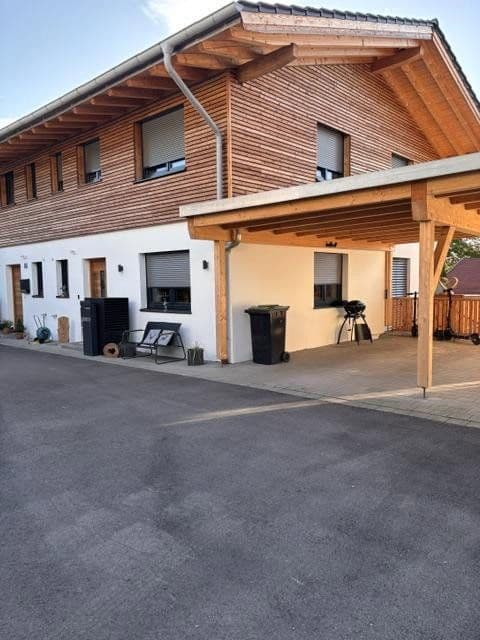 Predaj domu 148 m², pozemok 180 m², Feldkirchen-Westerham, Bavorsko Predaj domu 148 m², pozemok 180 m², Feldkirchen-Westerham, Bavorsko