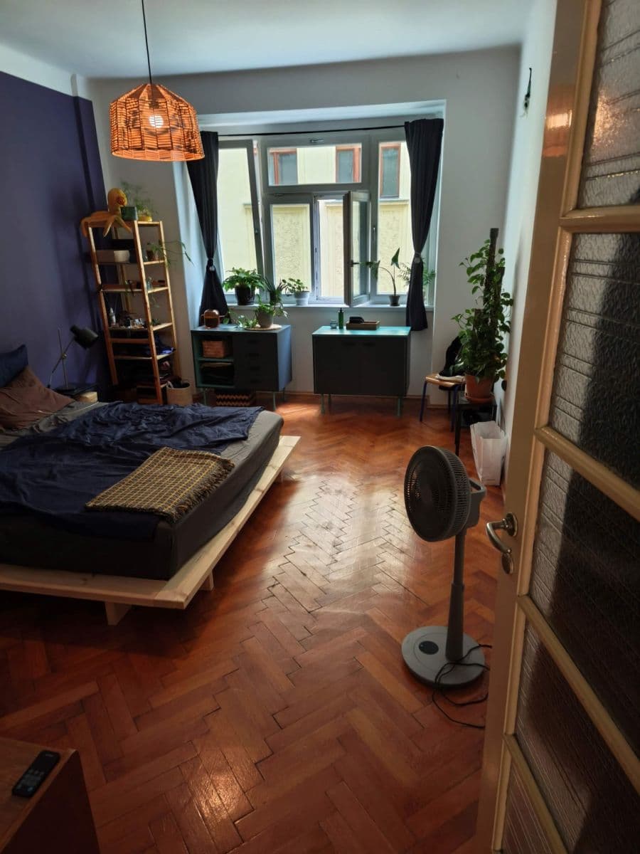 Prenájom bytu 4-izbový 110 m², Žitná, Praha, Praha Prenájom bytu 4-izbový 110 m², Žitná, Praha, Praha