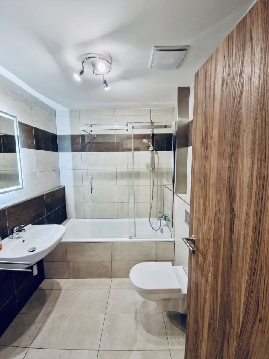 Prenájom bytu 2-izbový 54 m², Kačírkova, Praha, Praha Prenájom bytu 2-izbový 54 m², Kačírkova, Praha, Praha