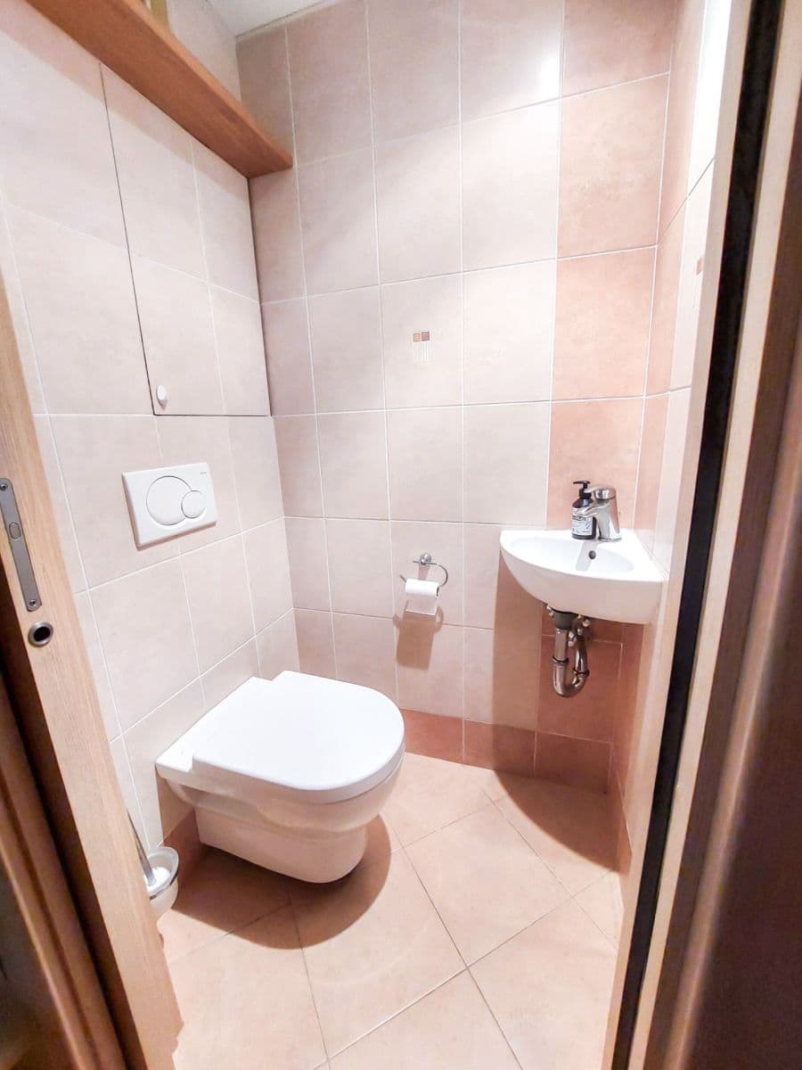 Prenájom bytu 3-izbový 73 m², náměstí Republiky, Uherské Hradiště, Zlínský kraj Prenájom bytu 3-izbový 73 m², náměstí Republiky, Uherské Hradiště, Zlínský kraj