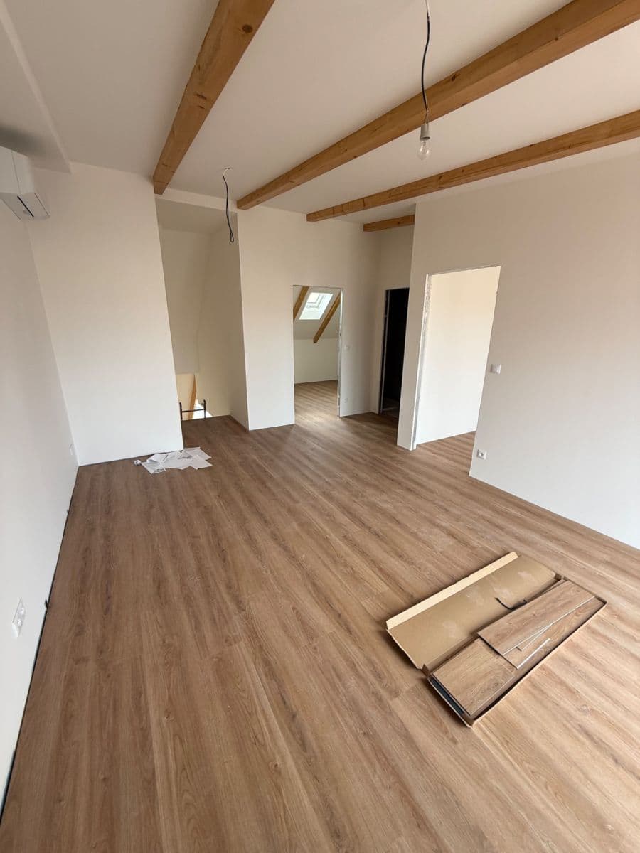 Prenájom bytu 2-izbový 85 m², Chodská, Praha, Praha Prenájom bytu 2-izbový 85 m², Chodská, Praha, Praha