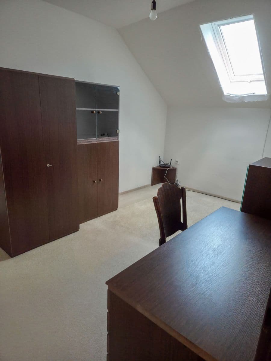 Prenájom bytu 3-izbový 103 m², U Zámku, Dobřejovice, Středočeský kraj Prenájom bytu 3-izbový 103 m², U Zámku, Dobřejovice, Středočeský kraj
